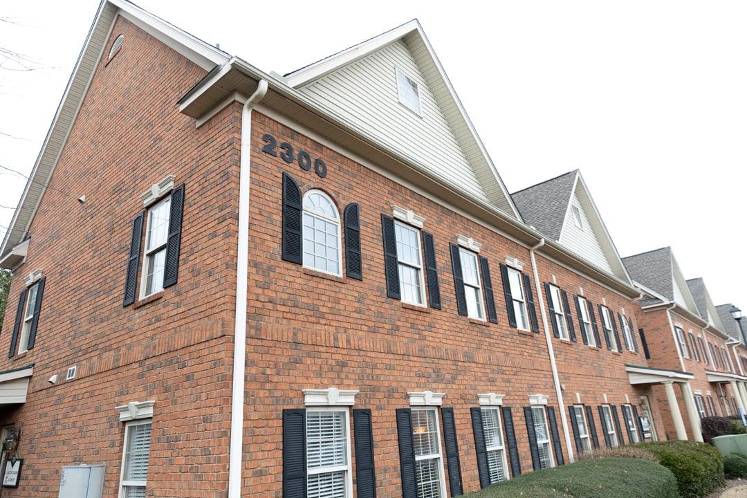 a brick building with windows